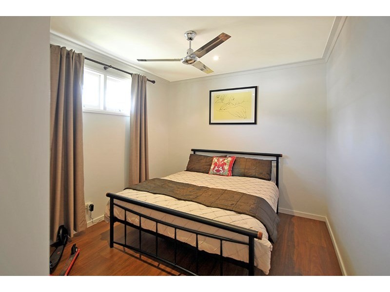 26 Ilkinia Avenue, Broadbeach Waters QLD 4218