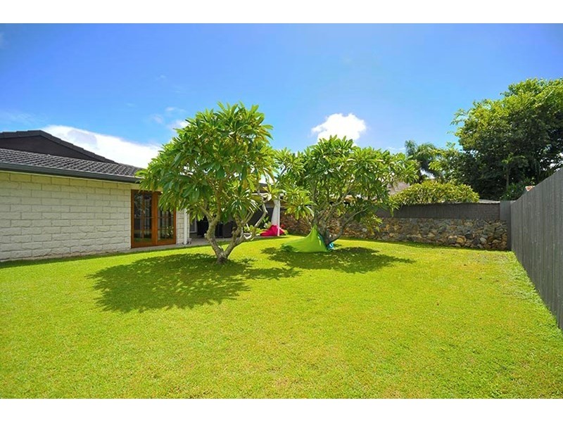 26 Ilkinia Avenue, Broadbeach Waters QLD 4218