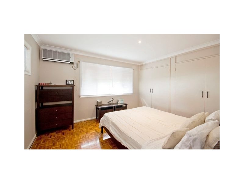 15 Costa Court, Broadbeach Waters QLD 4218