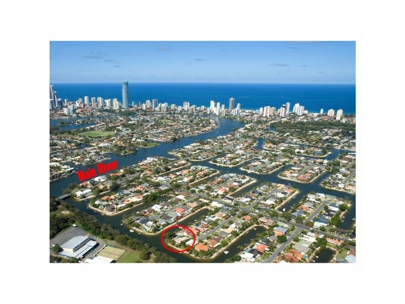 15 Costa Court, Broadbeach Waters QLD 4218
