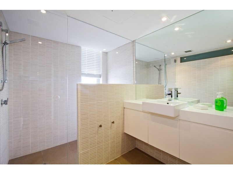 64 ‘The Pinnacle’, 2898 Gold Coast Highway, Surfers Paradise QLD 4217