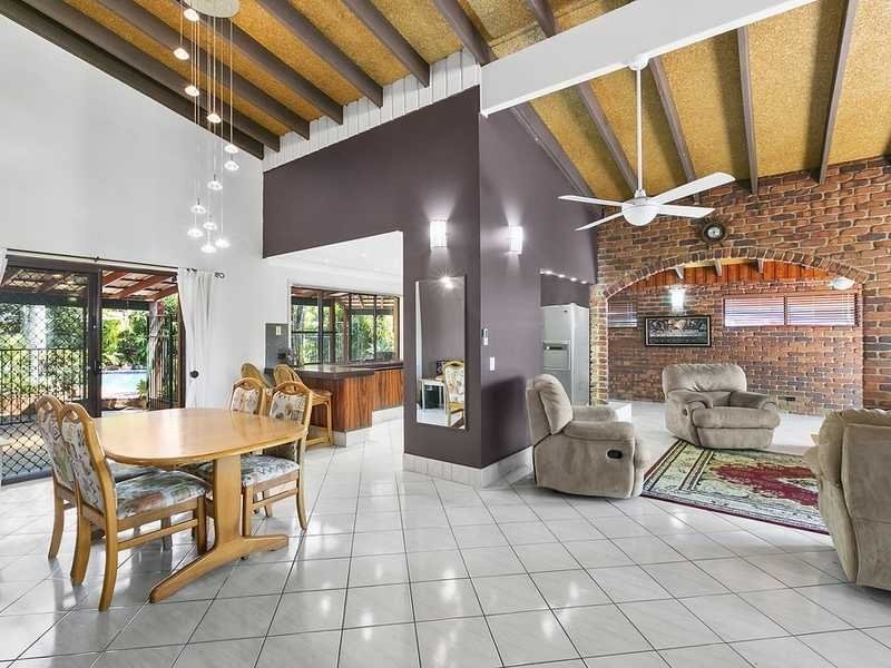 7 Rumrunner Street, Mermaid Waters QLD 4218