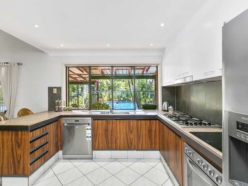 7 Rumrunner Street, Mermaid Waters QLD 4218