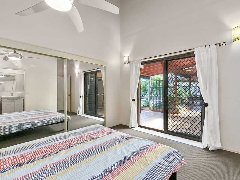 7 Rumrunner Street, Mermaid Waters QLD 4218