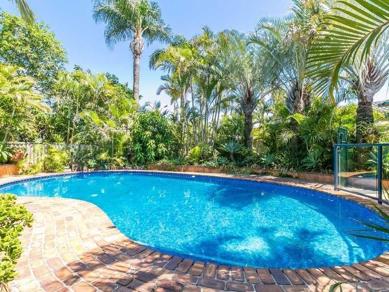 7 Rumrunner Street, Mermaid Waters QLD 4218