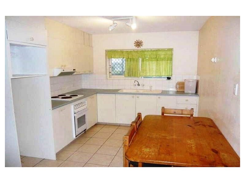 4/136 Old Burleigh Road, Broadbeach QLD 4218