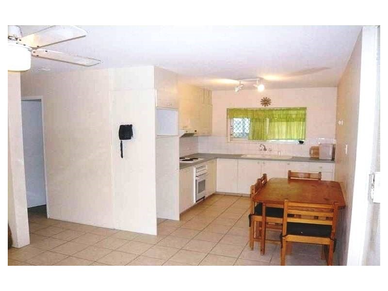 4/136 Old Burleigh Road, Broadbeach QLD 4218