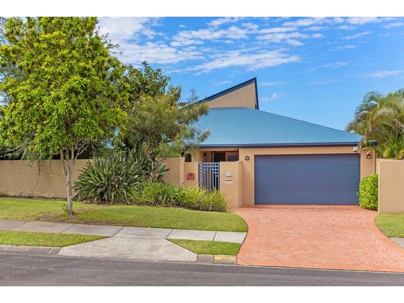 137 K P McGrath Drive, Elanora QLD 4221