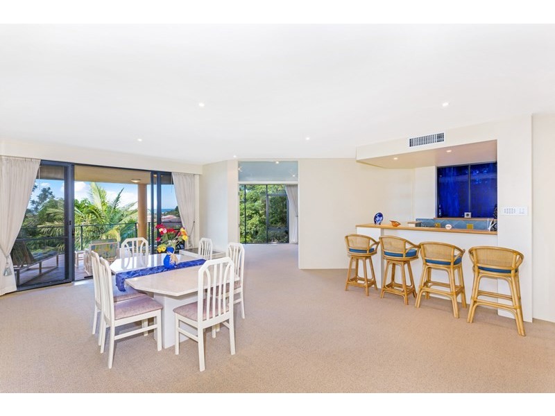 137 K P McGrath Drive, Elanora QLD 4221