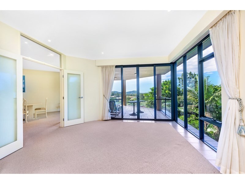 137 K P McGrath Drive, Elanora QLD 4221