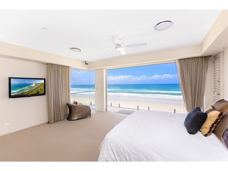 225 Jefferson Lane, Palm Beach QLD 4221