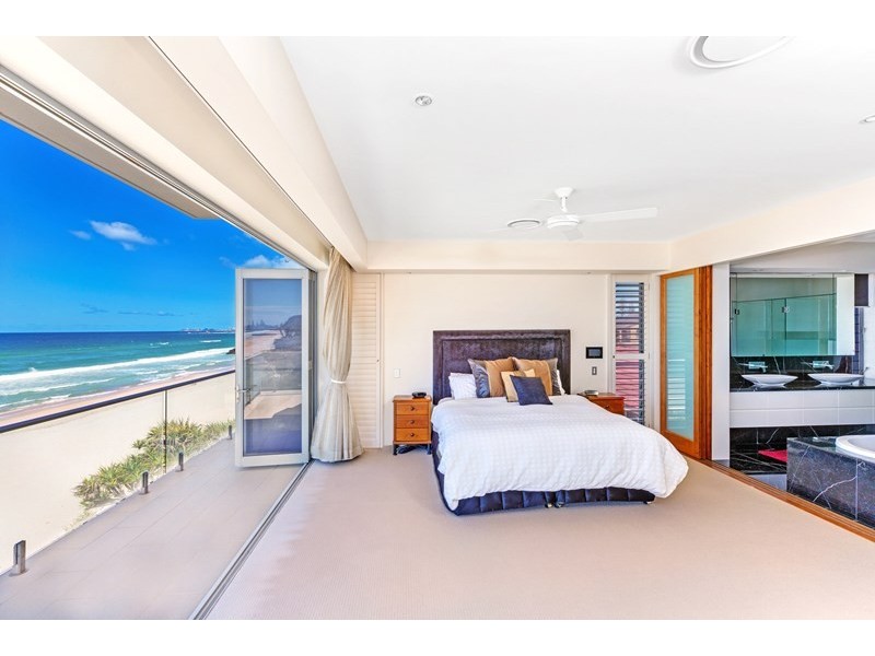 225 Jefferson Lane, Palm Beach QLD 4221