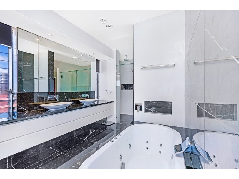225 Jefferson Lane, Palm Beach QLD 4221