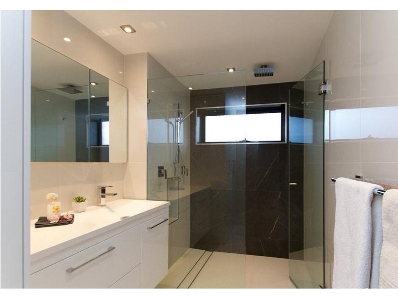 1/2263 Gold Coast Highway, Mermaid Beach QLD 4218