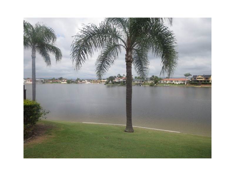 5/17 Duet Drive, Mermaid Waters QLD 4218