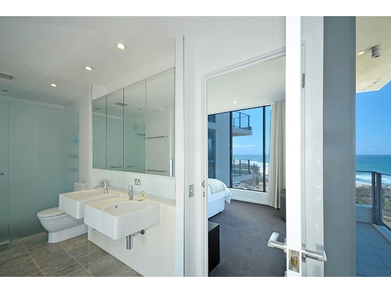 32/173 Old Burleigh Road, Broadbeach QLD 4218