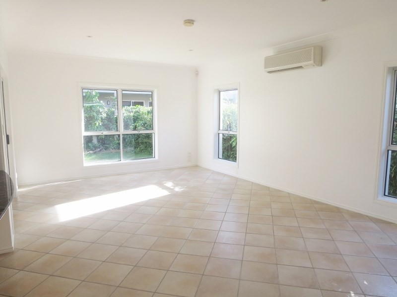 27 Ventura Road, Mermaid Beach QLD 4218