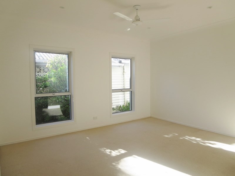 27 Ventura Road, Mermaid Beach QLD 4218