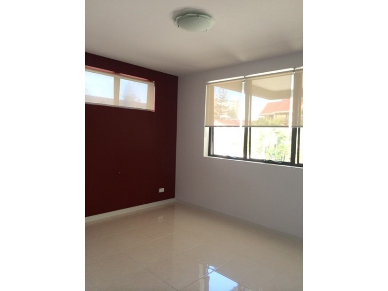 Unit 5/3 Beach Parade, Broadbeach QLD 4218