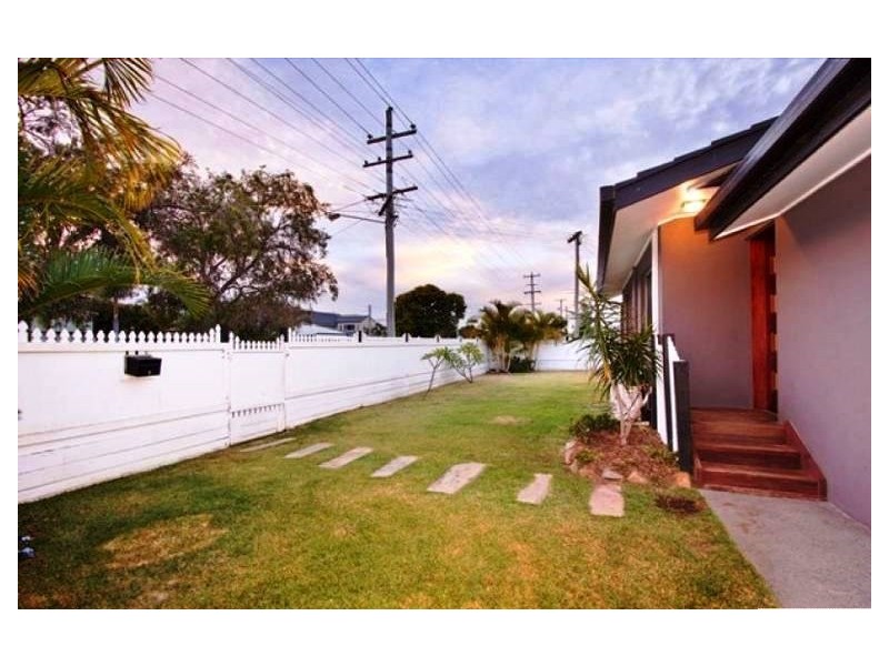 15 Rio Vista Boulevard, Broadbeach Waters QLD 4218