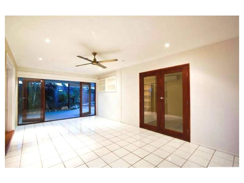 15 Rio Vista Boulevard, Broadbeach Waters QLD 4218