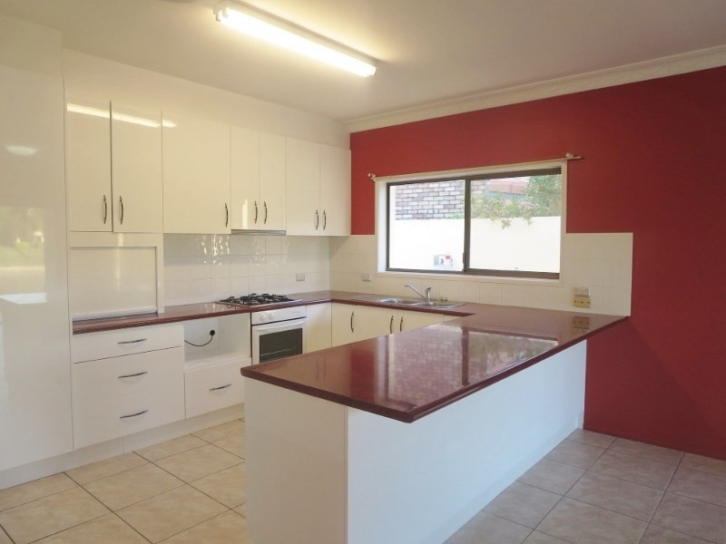 10 Australis Court, Mermaid Waters QLD 4218