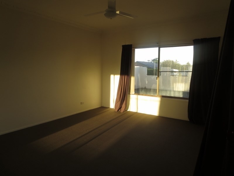 10 Australis Court, Mermaid Waters QLD 4218