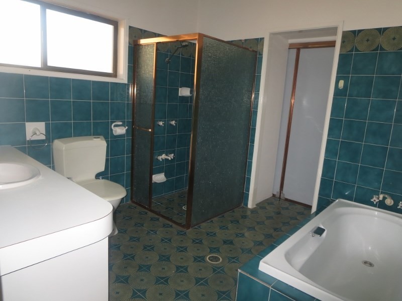 10 Australis Court, Mermaid Waters QLD 4218