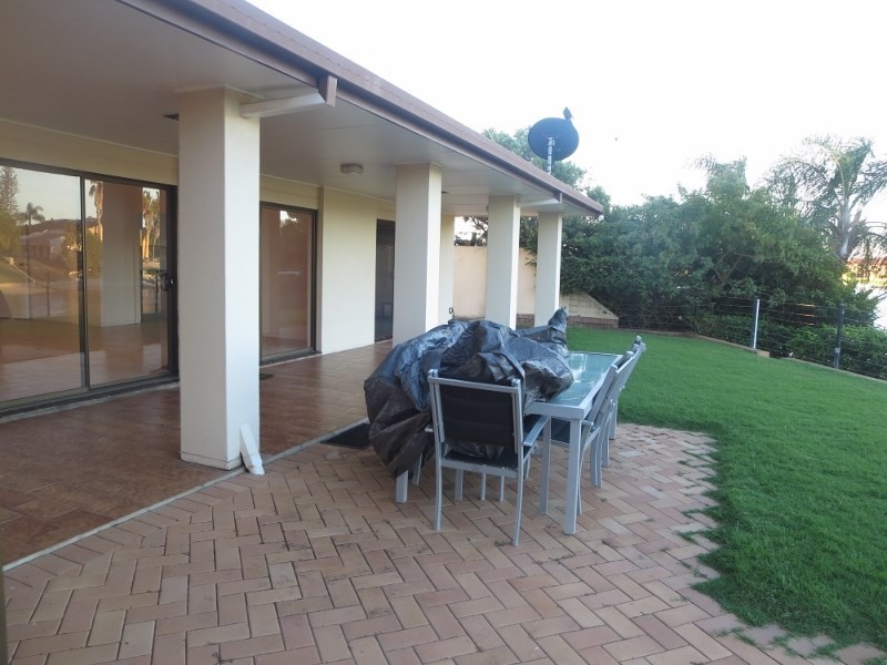 10 Australis Court, Mermaid Waters QLD 4218