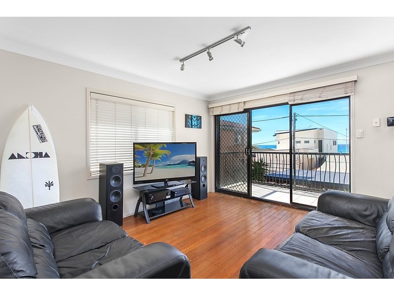 254 Jefferson Lane, Palm Beach QLD 4221