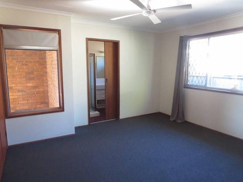 5 Binnacle Court, Mermaid Waters QLD 4218