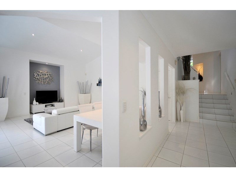 15 Corvus Way, Robina QLD 4226