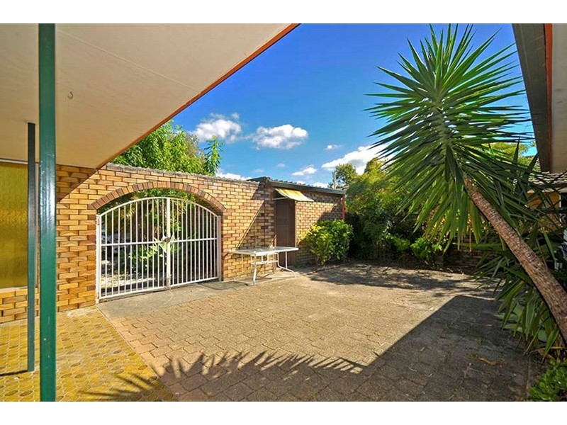 142 Sunshine Boulevard, Mermaid Waters QLD 4218