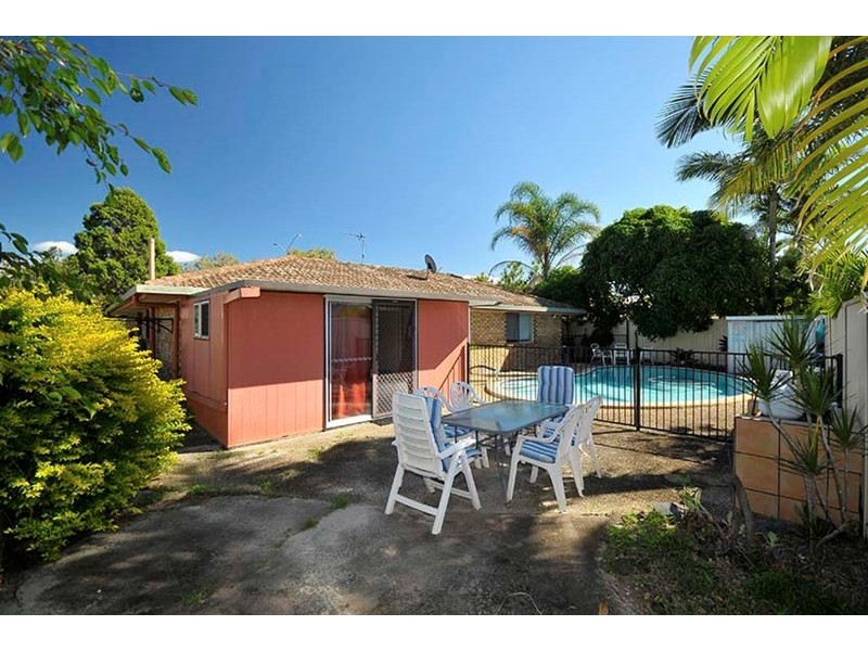 142 Sunshine Boulevard, Mermaid Waters QLD 4218