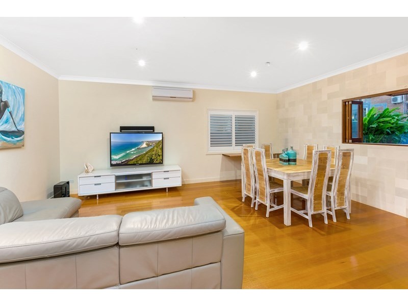 22 Jefferson Lane, Palm Beach QLD 4221