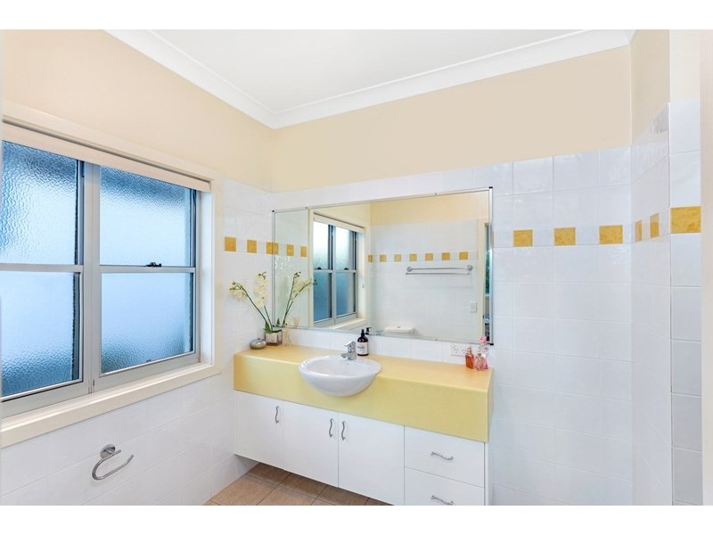 22 Jefferson Lane, Palm Beach QLD 4221
