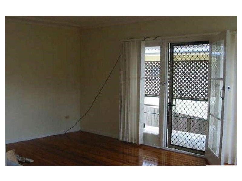 10 Wynflo Street, Labrador QLD 4215