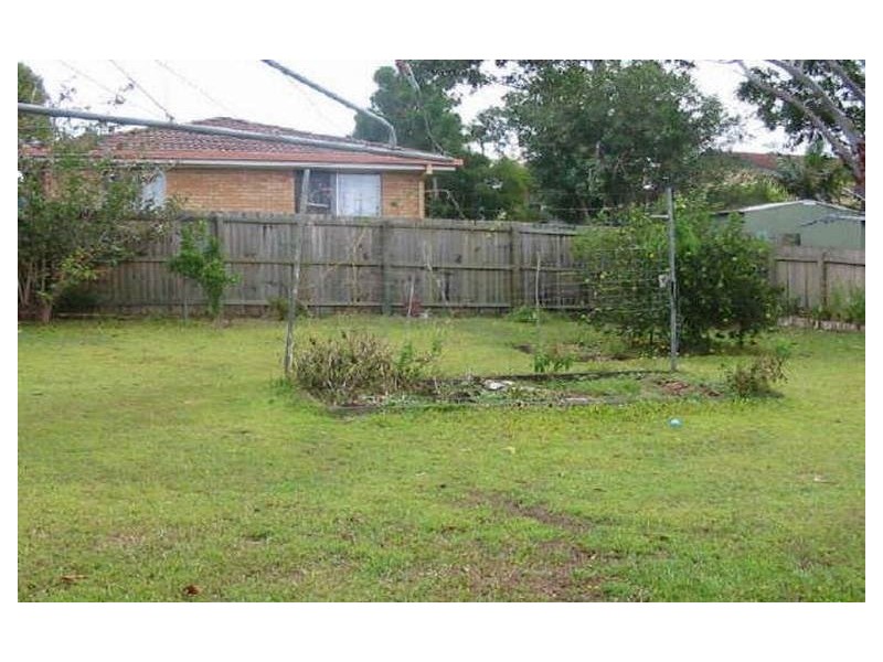 10 Wynflo Street, Labrador QLD 4215