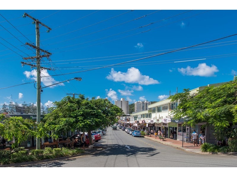 8 Dabchick Drive, Burleigh Waters QLD 4220