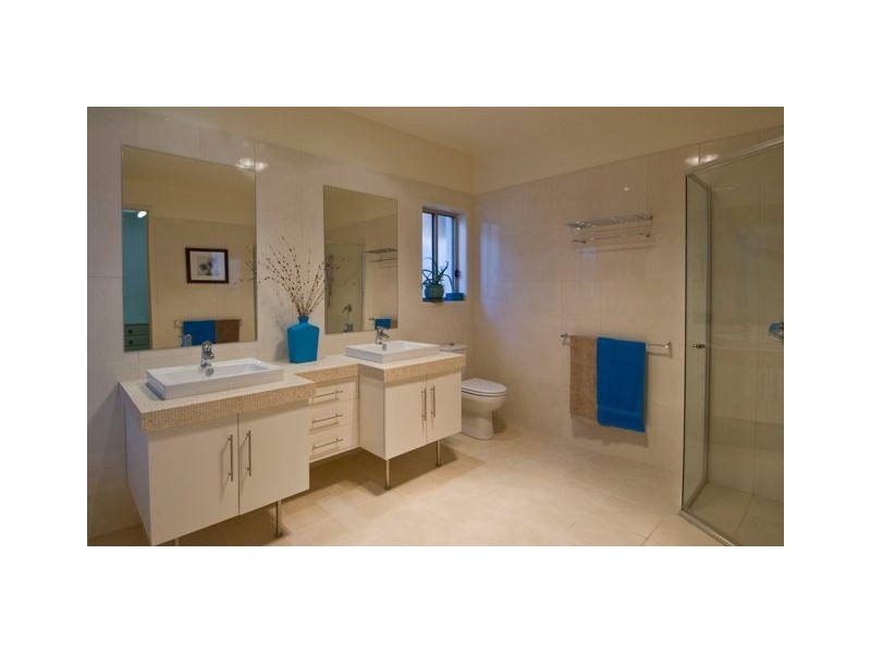 29 B Avanti Street, Mermaid Waters QLD 4218