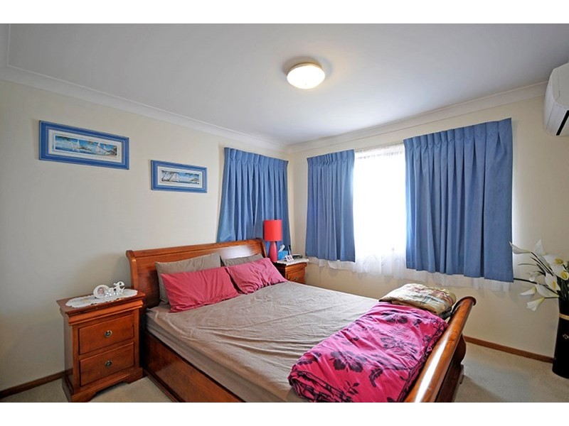 8 Twin Oaks Place, Varsity Lakes QLD 4227