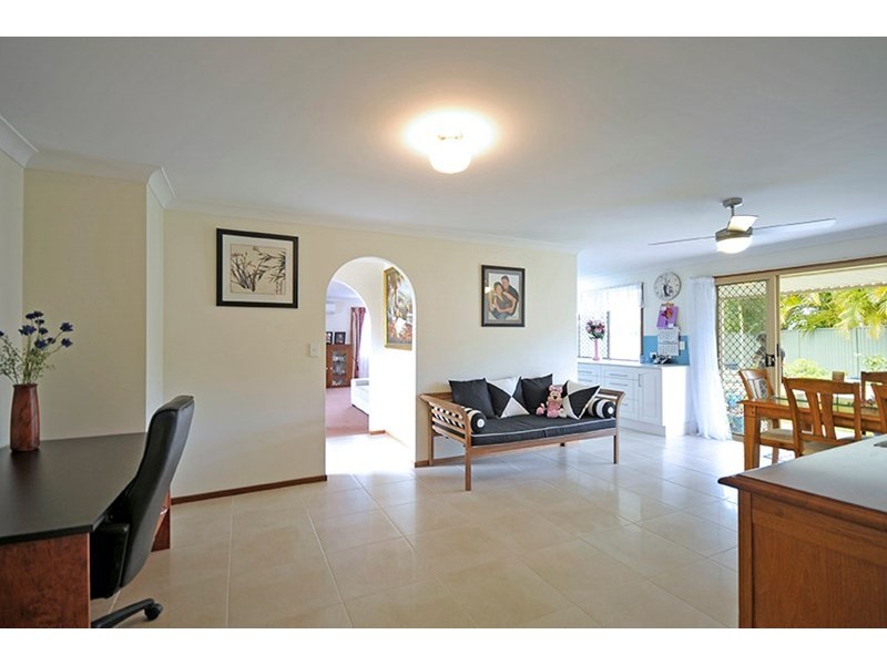 8 Twin Oaks Place, Varsity Lakes QLD 4227