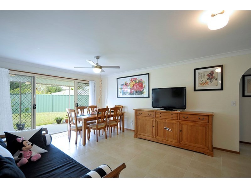 8 Twin Oaks Place, Varsity Lakes QLD 4227