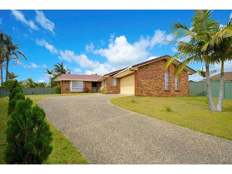 8 Twin Oaks Place, Varsity Lakes QLD 4227