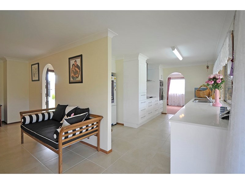 8 Twin Oaks Place, Varsity Lakes QLD 4227