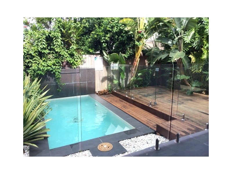 2/8 Bradbrook Street, Benowa QLD 4217