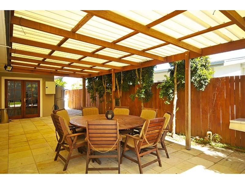 20 Boongala Road, Broadbeach Waters QLD 4218