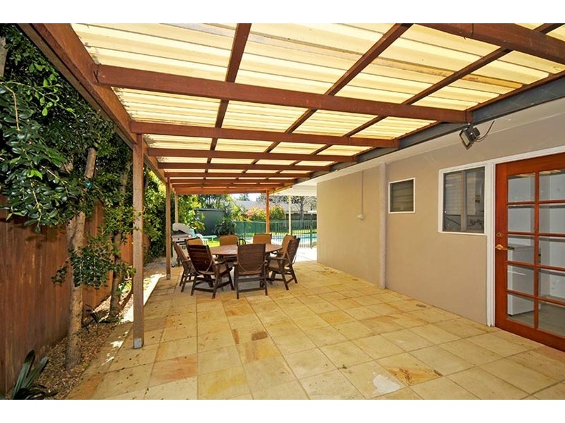 20 Boongala Road, Broadbeach Waters QLD 4218