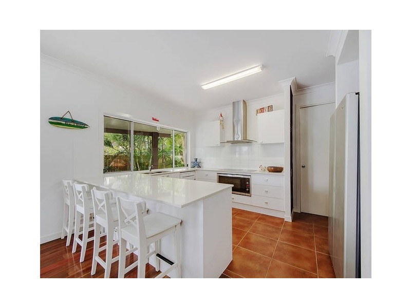 10 Allambi Avenue, Broadbeach Waters QLD 4218