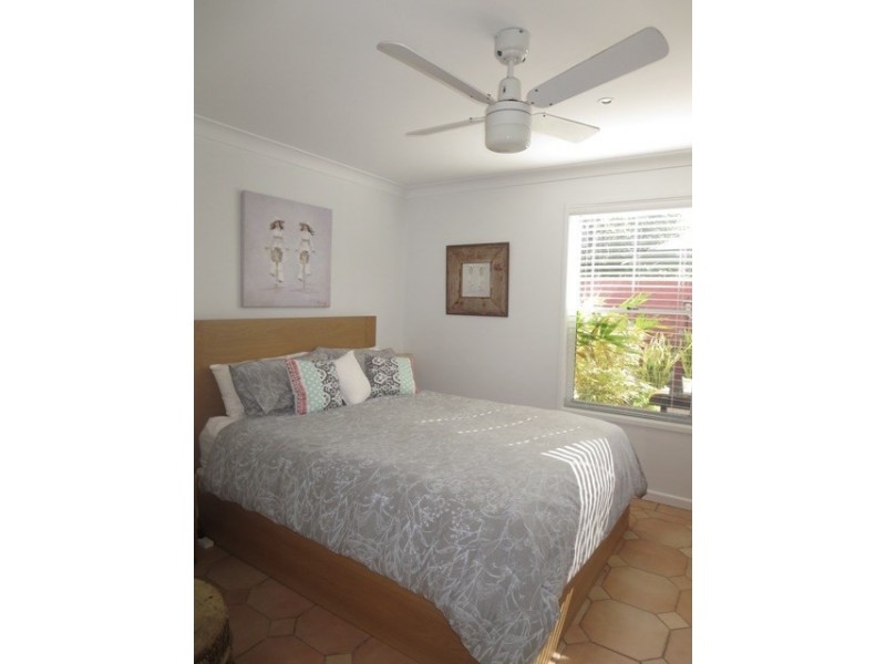 12 Seabeach Avenue, Mermaid Beach QLD 4218